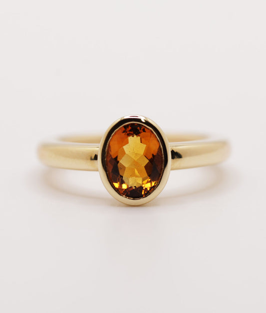 Oval Citrine Signet Ring (14K Yellow Gold)