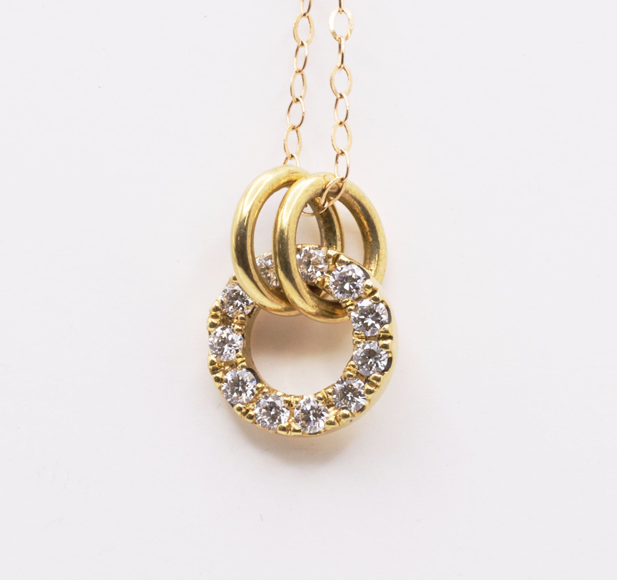 Circle Paved Pendant - (18k Yellow Lab-Grown Diamonds)